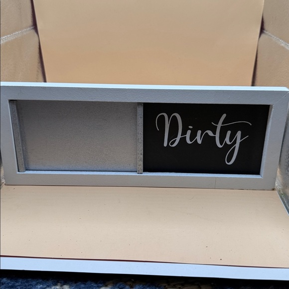 Gray Clean Laundry Sign - Picture 2 of 4